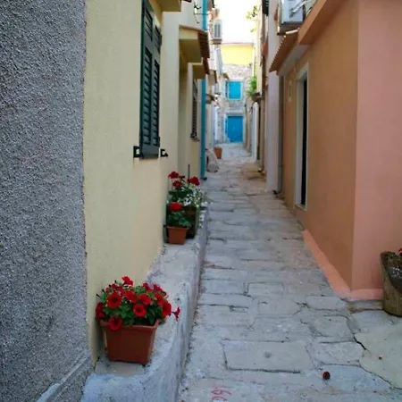 Dvori Carolina Lejlighed