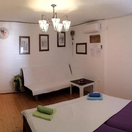 Dvori Carolina Apartman