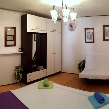 Dvori Carolina Apartament *